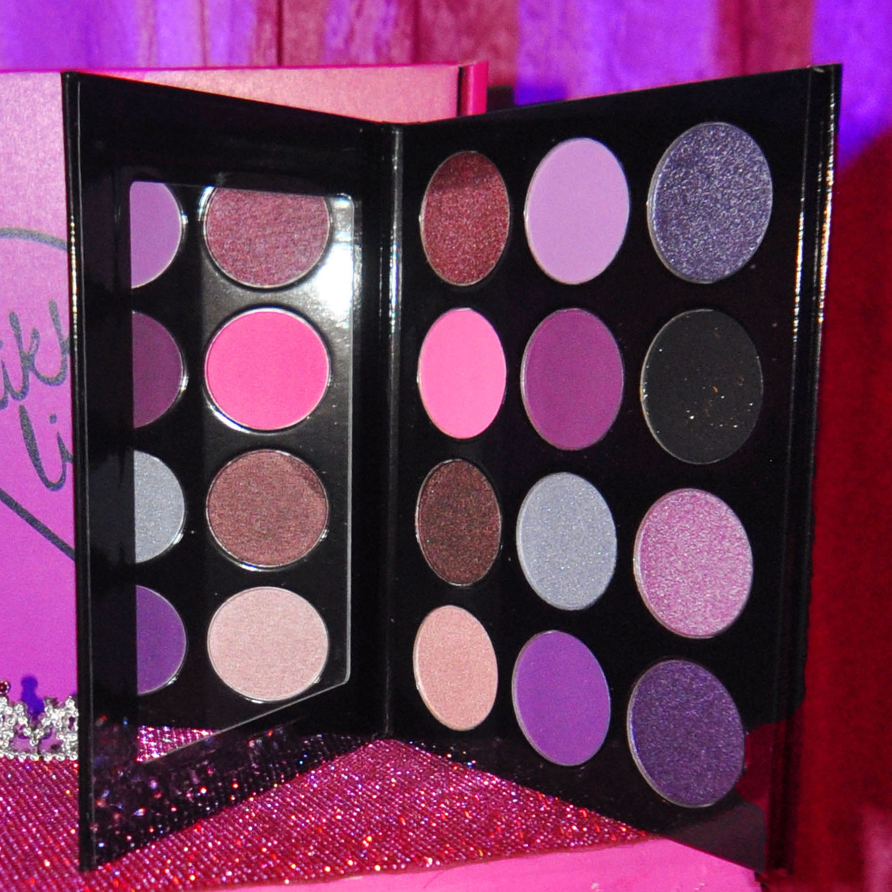 NIKKI LIPSTICK MAKEUP PALETTE