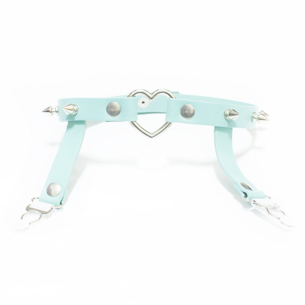 SPIKED HEART GARTER