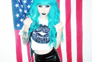 KISS TEE