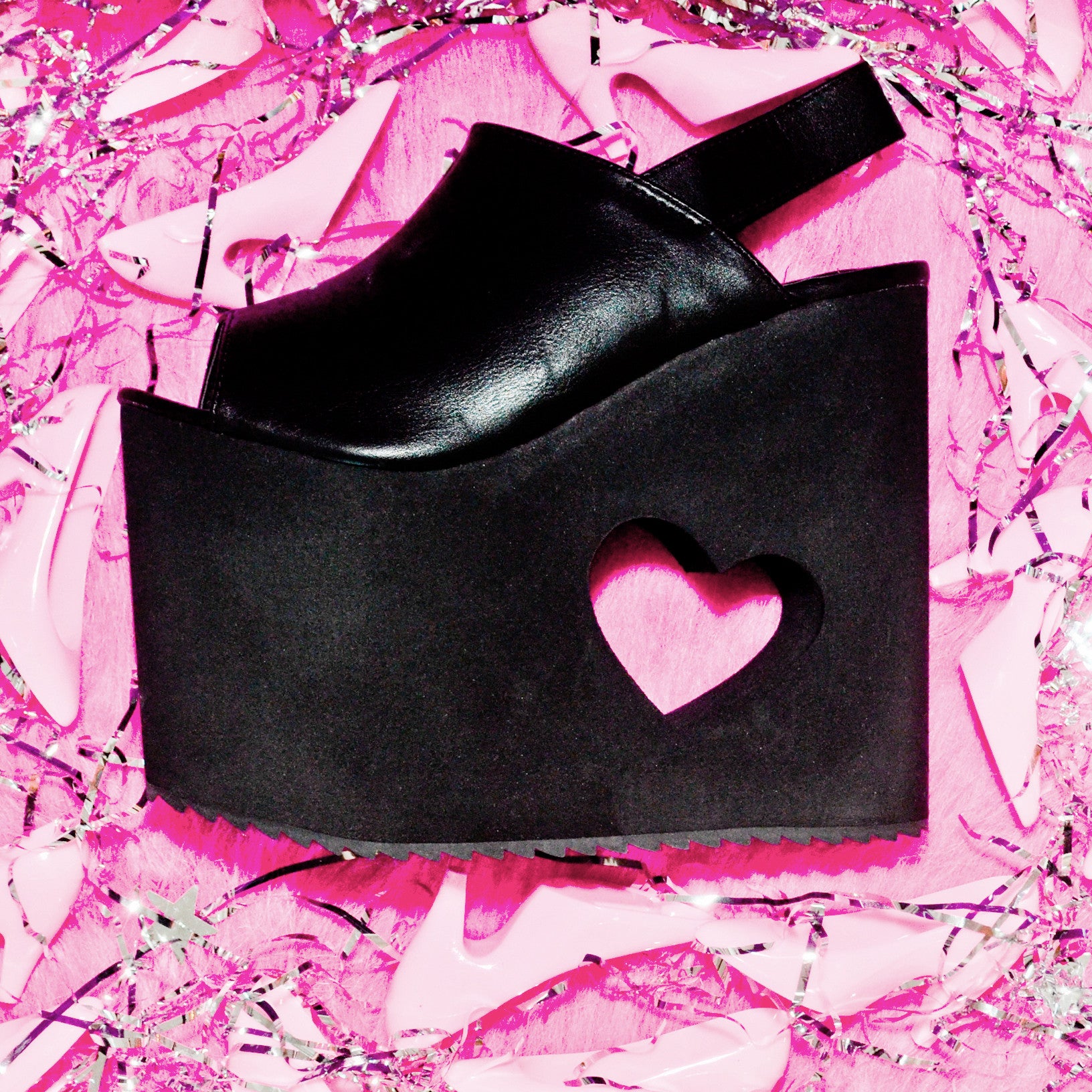 Y. R. U. "HEART EYEZ" PLATFORMS BLACK