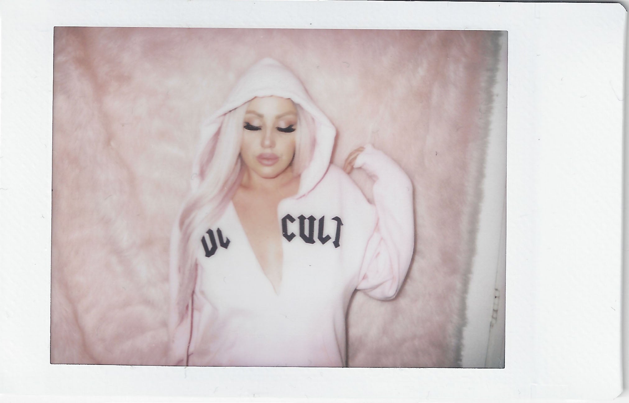 DOLLCULT V-CUT HOODIE