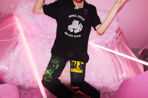 DOLL CULT SKATE CLUB | TEE