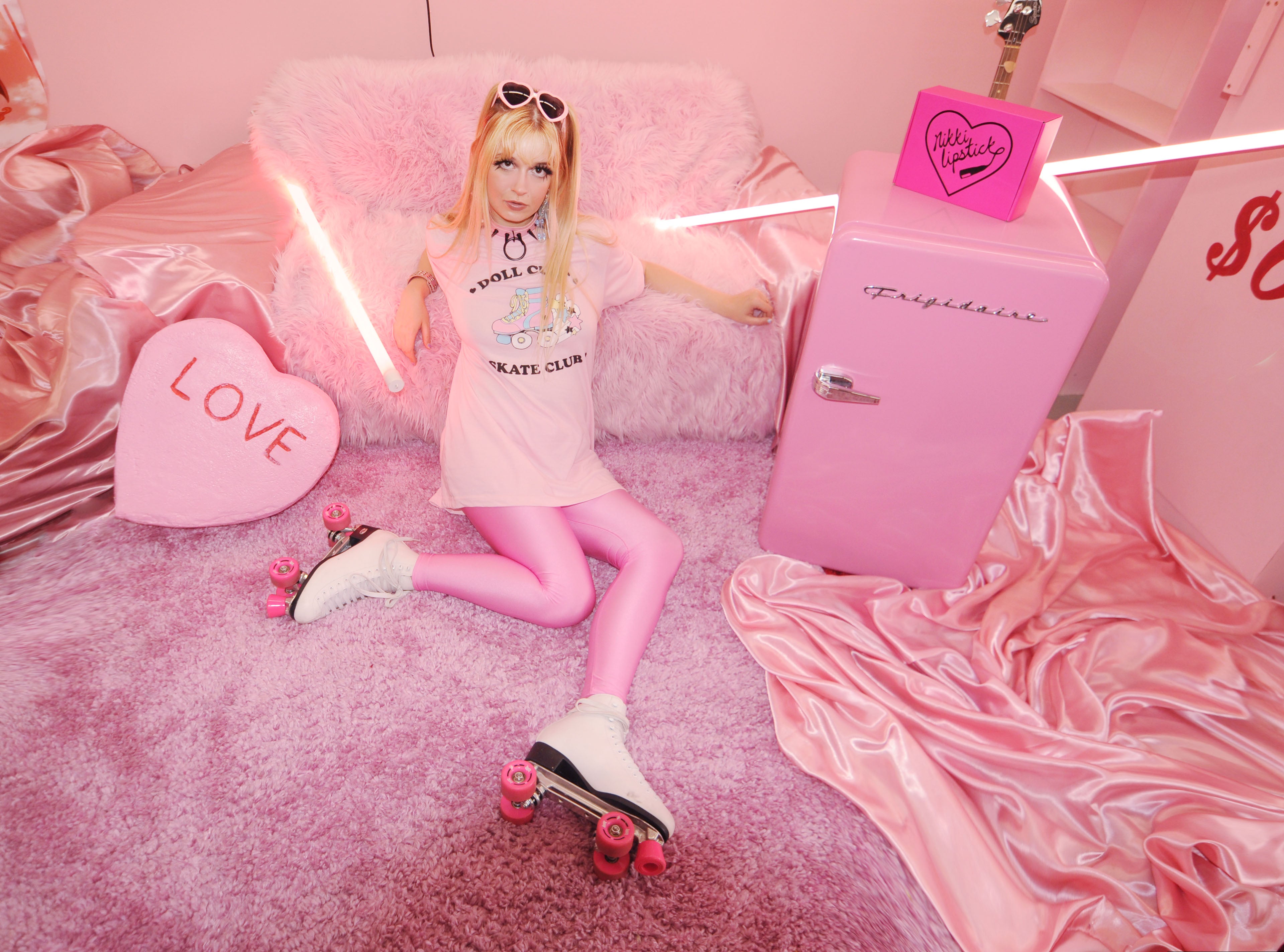 DOLL CULT SKATE CLUB | TEE