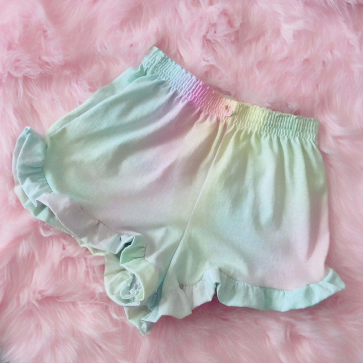 RAINBOW RUFFLE SHORTS – nikkilipstick