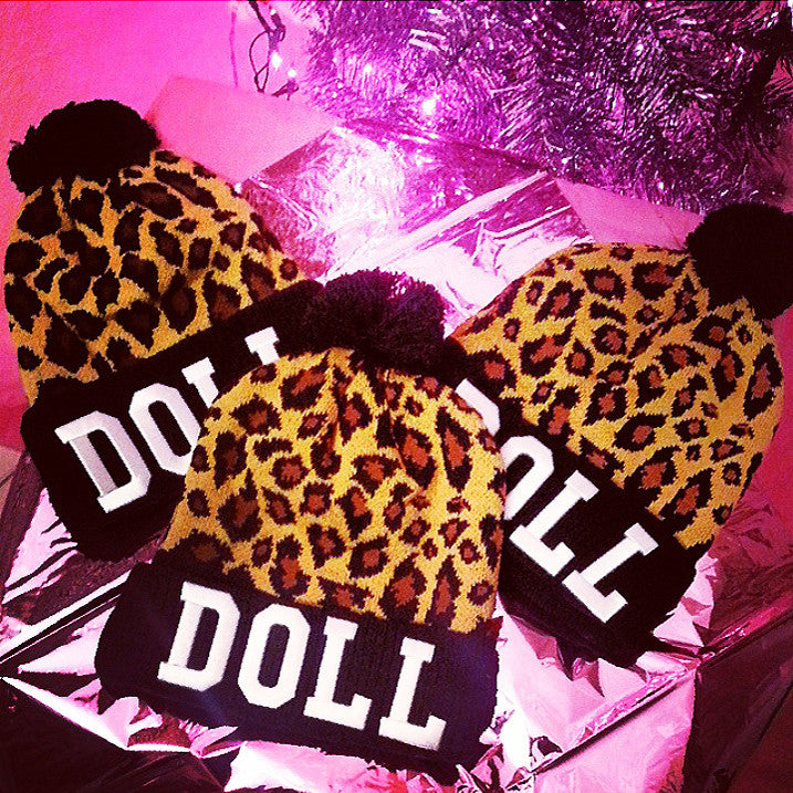 HOLIDAY LEOPARD POM DOLL BEANIE