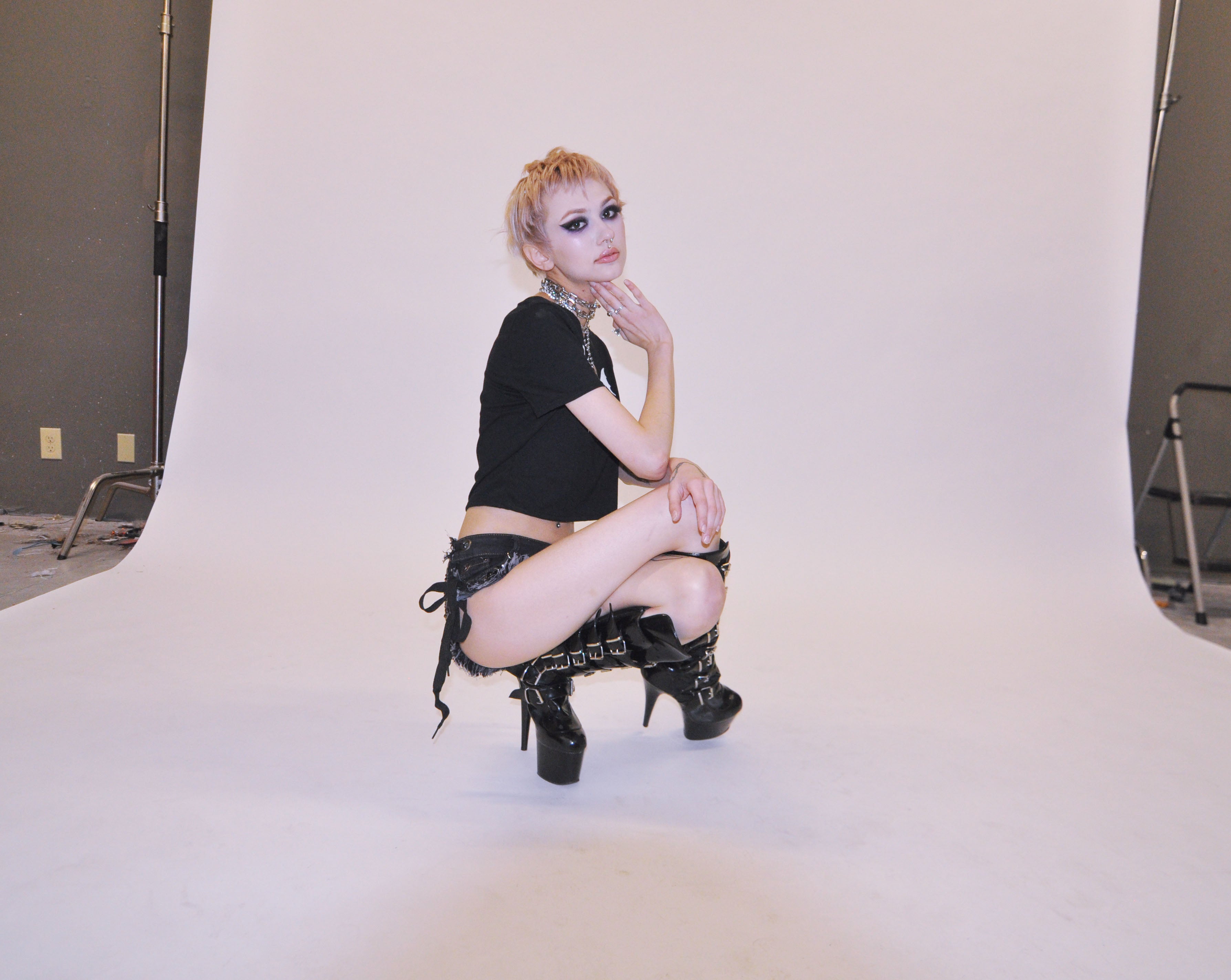 MAYHEM GLITTER CROPTOP