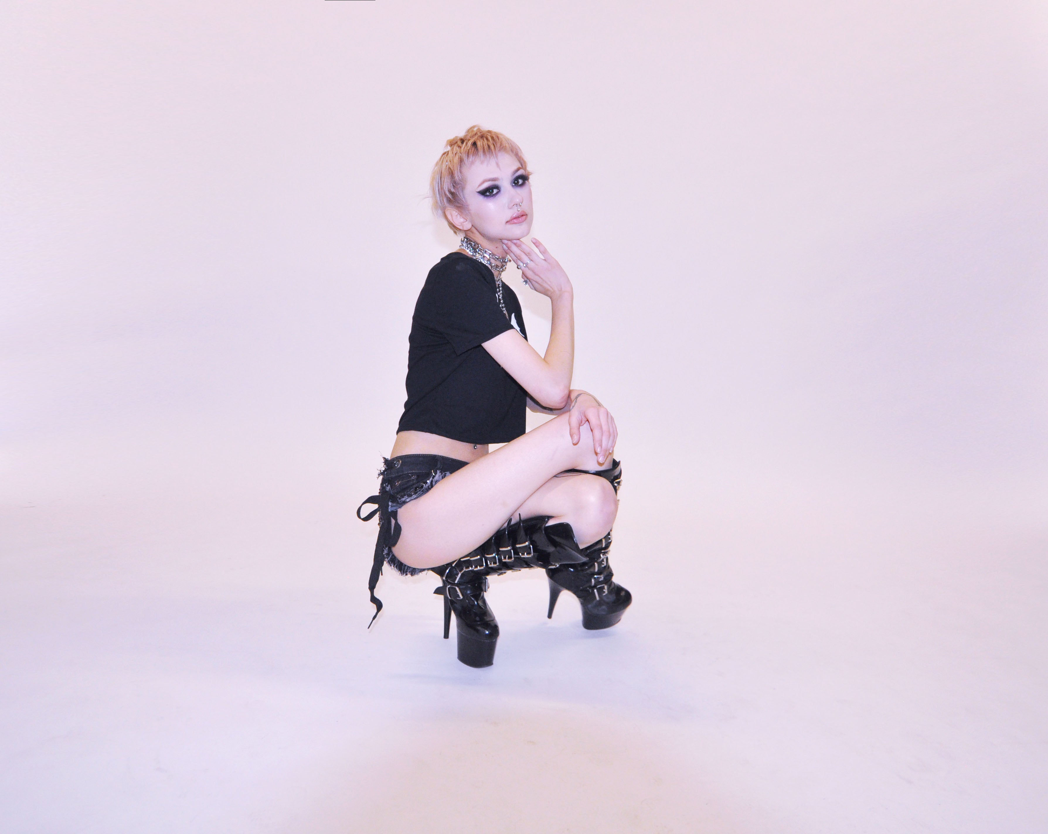 MAYHEM GLITTER CROPTOP