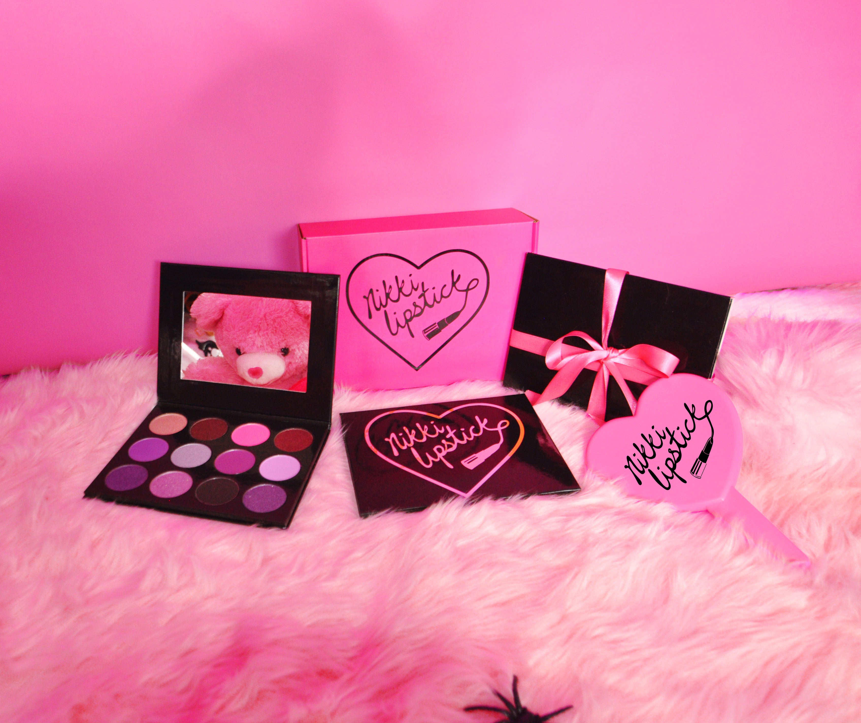 NIKKI LIPSTICK MAKEUP PALETTE