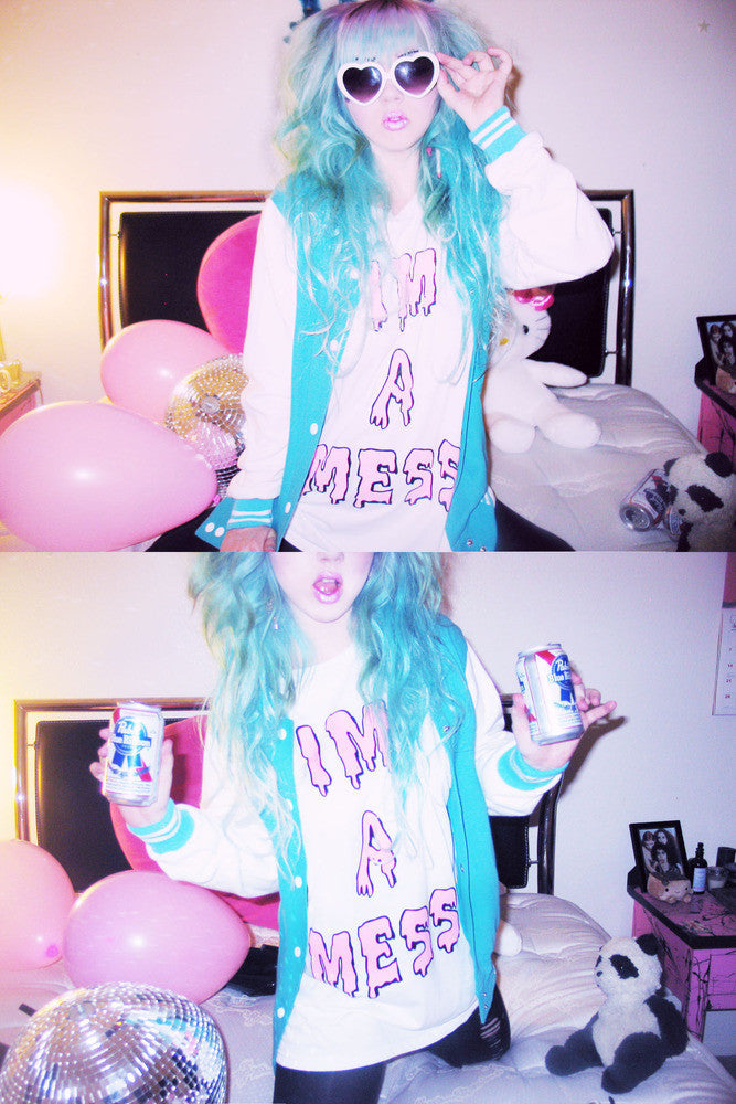 IM A MESS TEE