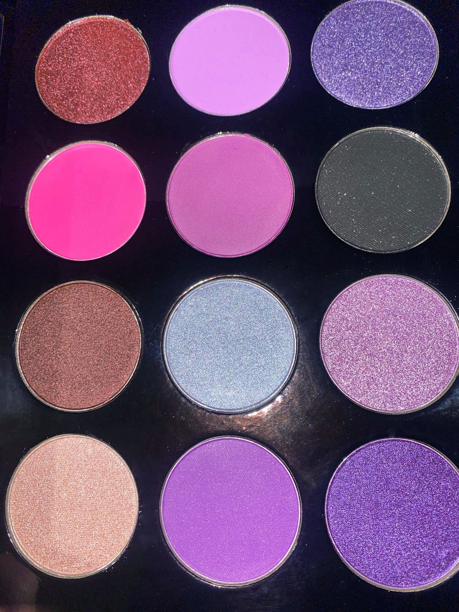 NIKKI LIPSTICK MAKEUP PALETTE
