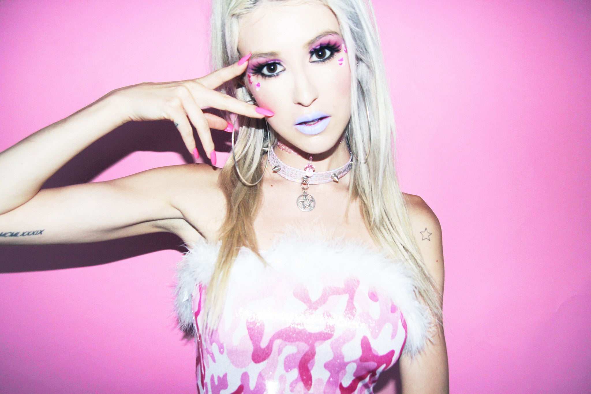 FLUFFY CAMO GLITTER CROP TOP
