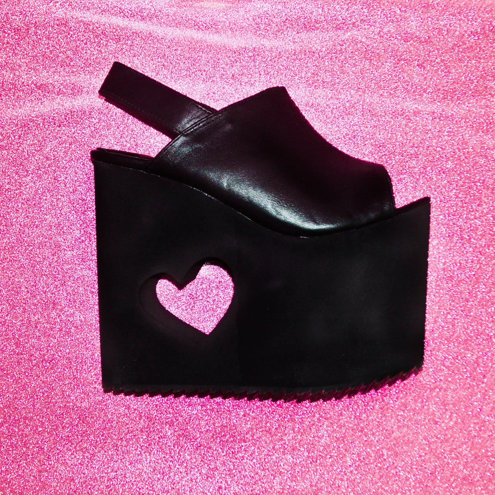 Y. R. U. "HEART EYEZ" PLATFORMS BLACK
