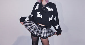 BLACK BATS GLITTERY CROP LS