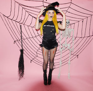 BE WITCHY RUFFLE TOP