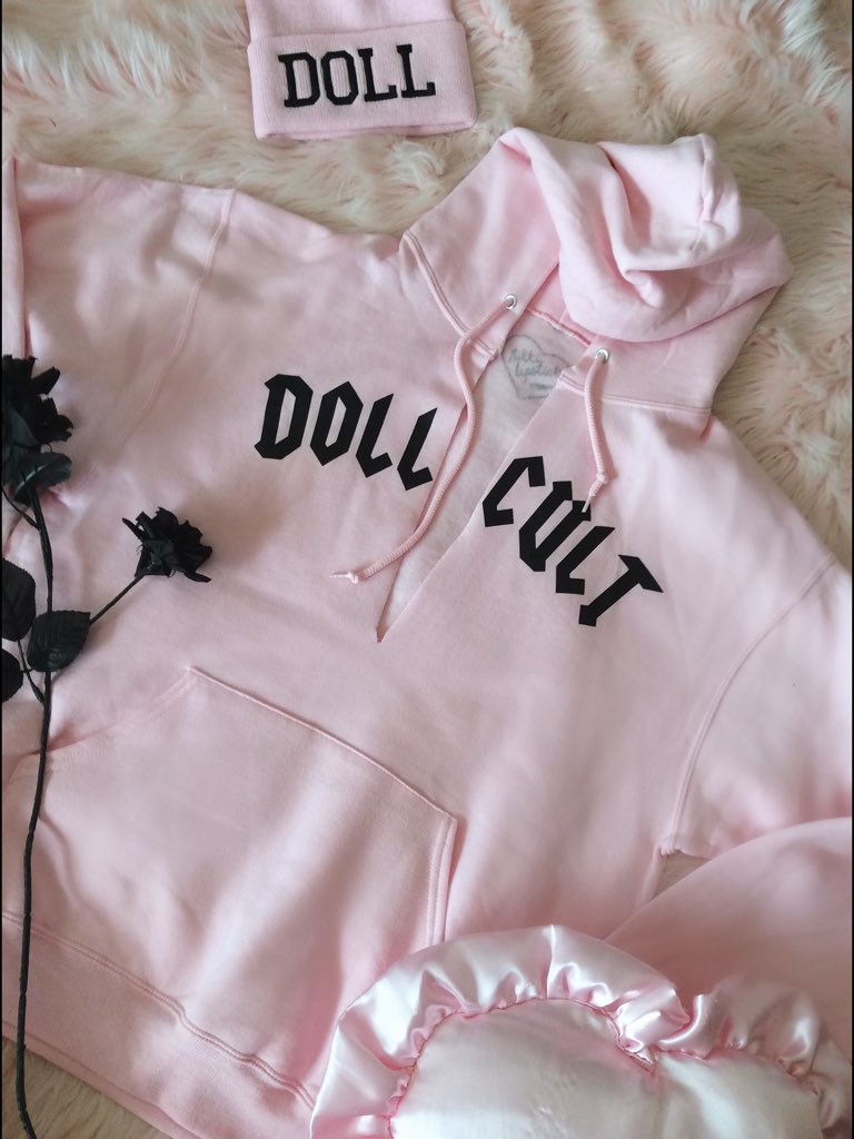 DOLLCULT V-CUT HOODIE