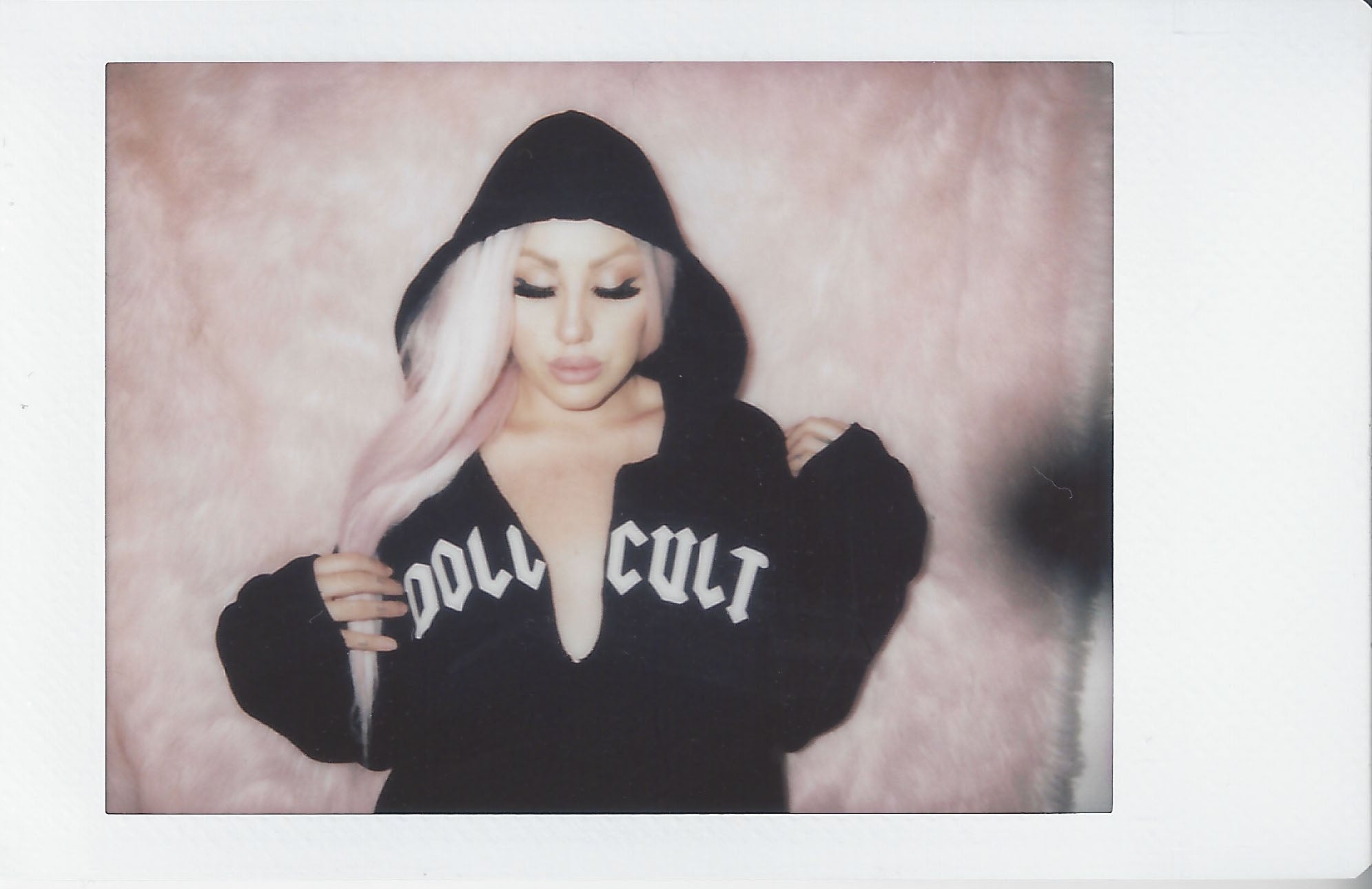 DOLLCULT V-CUT HOODIE