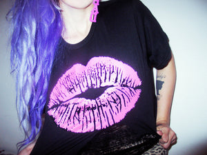KISS TEE