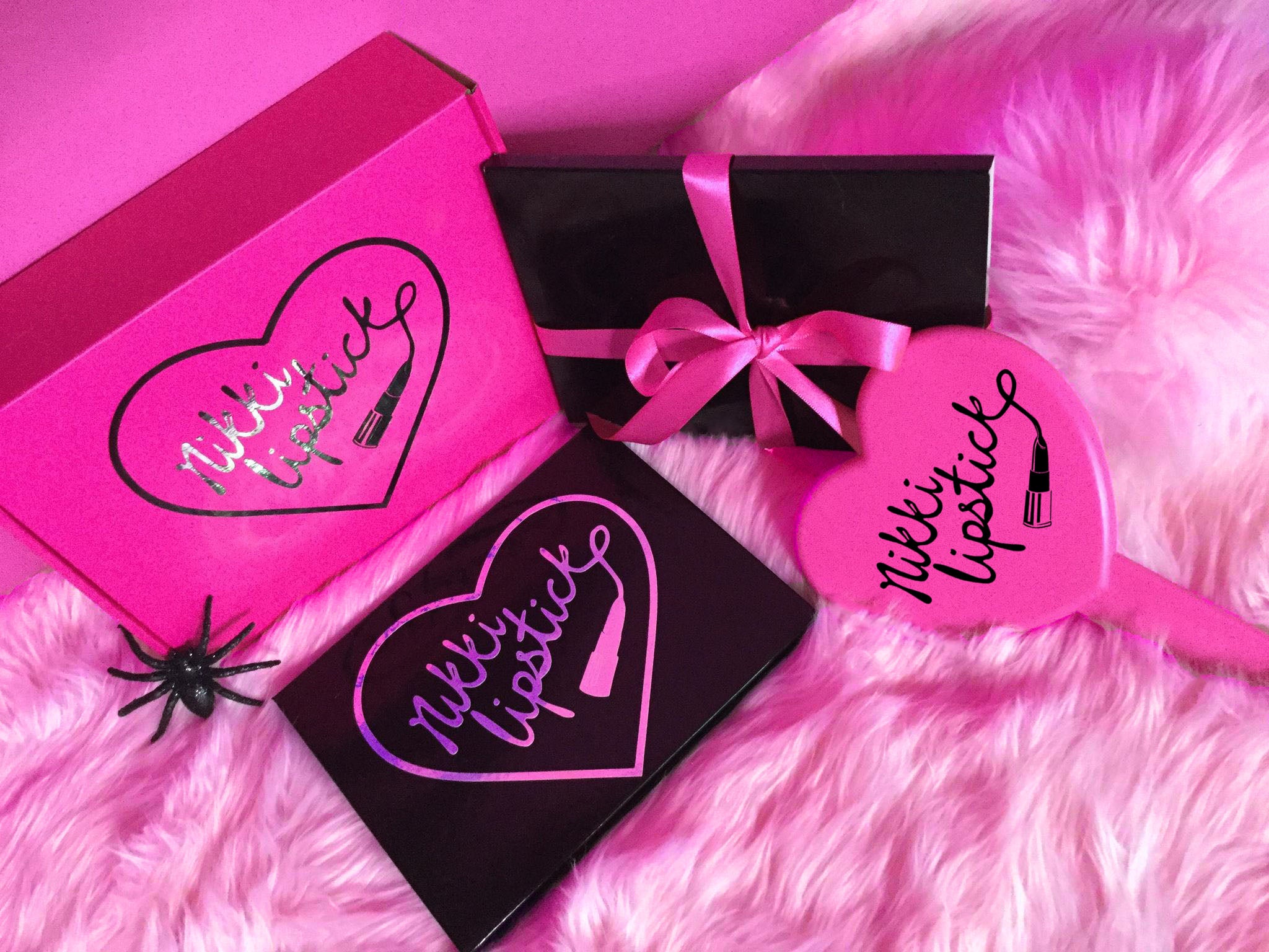NIKKI LIPSTICK MAKEUP PALETTE